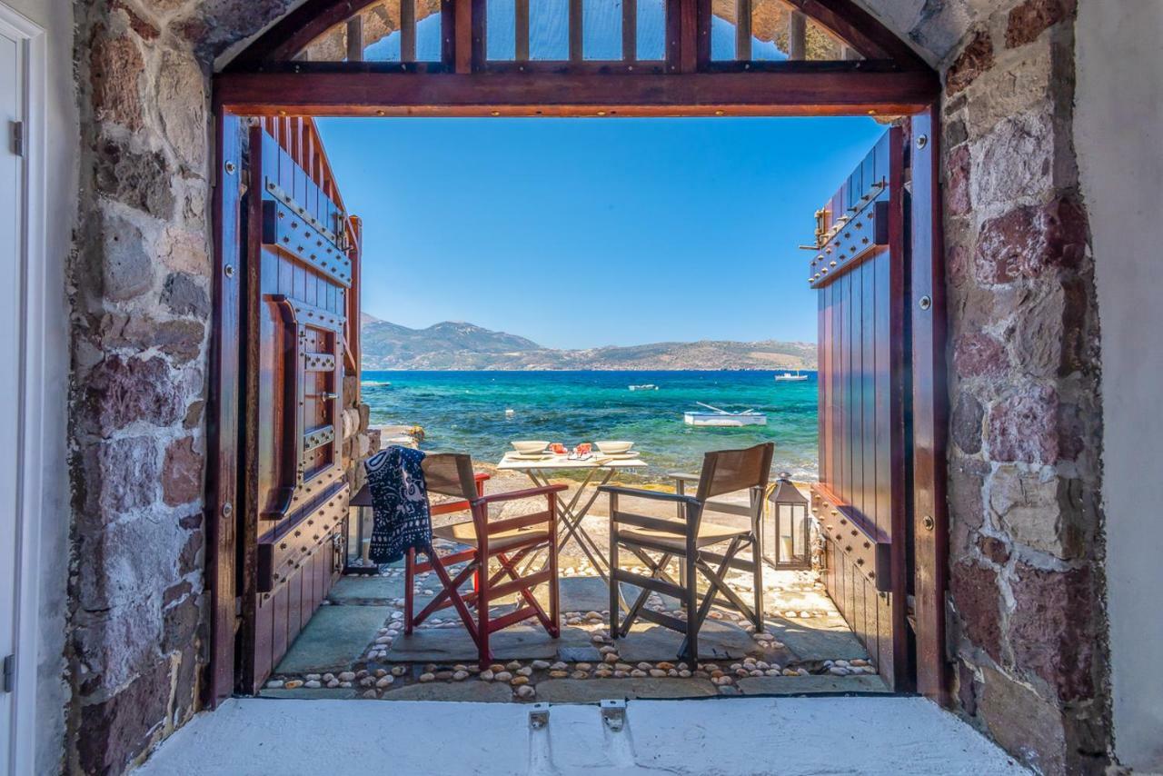 Villa Neosikos Amazing Beach House In Milos Island Klima  Exterior foto