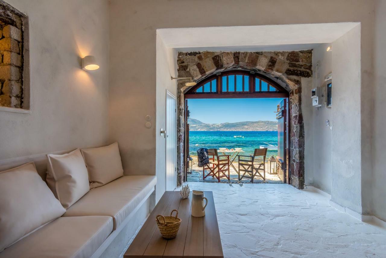 Villa Neosikos Amazing Beach House In Milos Island Klima  Exterior foto